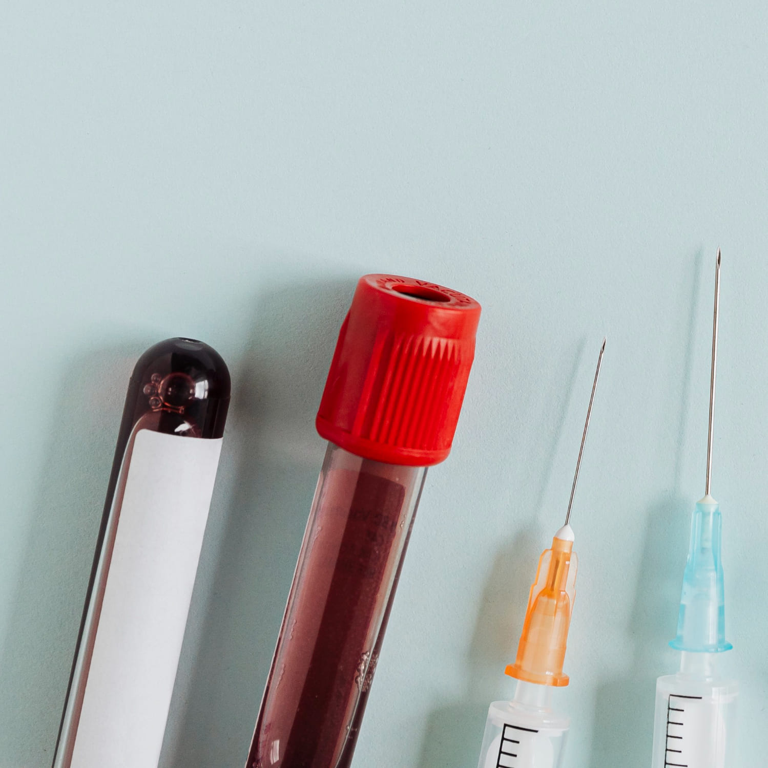Agulhas descartáveis para coleta de sangue a vácuo: qual a mais indicada para cada situação